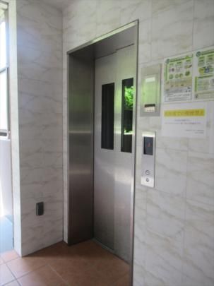 【建物外観】　エレベーター