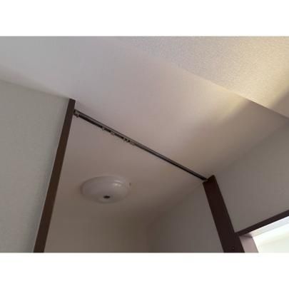 �y���̑��z�@���ւƐ��ʃX�y�[�X�̊ԂɃJ�[�e�����[���L
