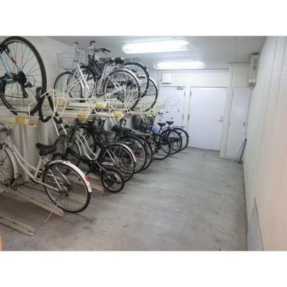 【建物外観】　自転車駐輪場