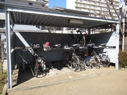 【建物外観】　自転車駐輪場