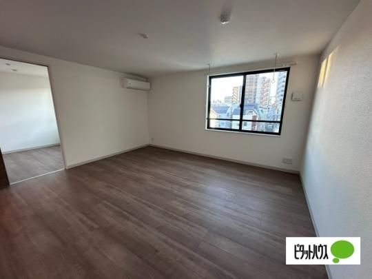 �y���̑��z�@���r���O