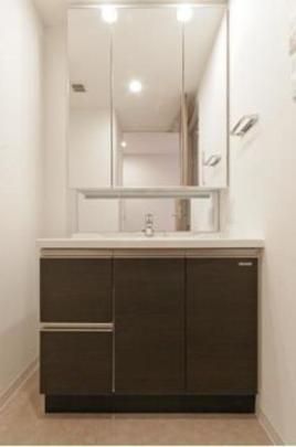 �y���̑��z�@���ʐ^�͓��^�C�v�Z�˂ł��B